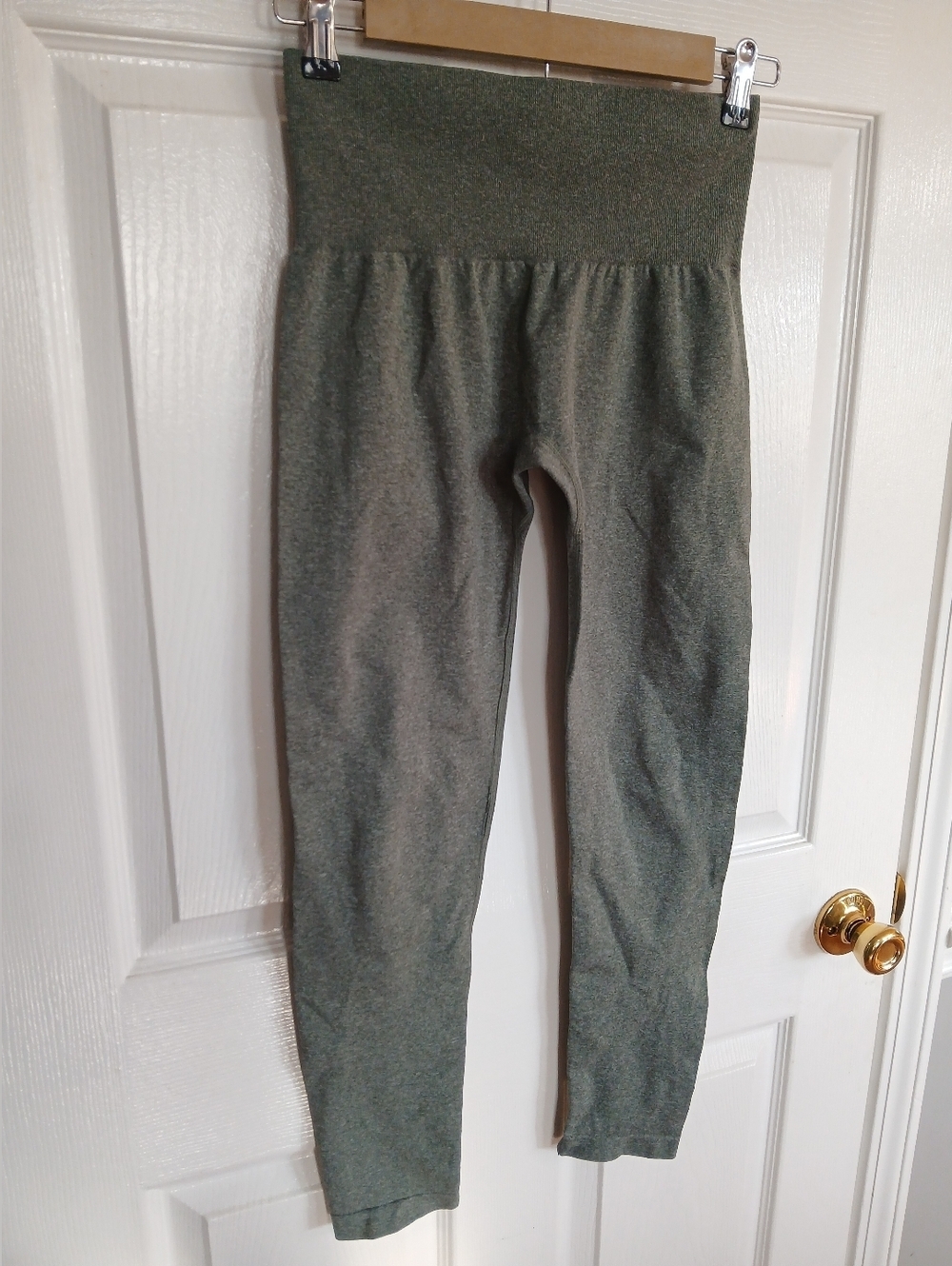 NVGTN High-Waisted Olive Green Seamless Leggings Athleisure Workout Gym Exercise